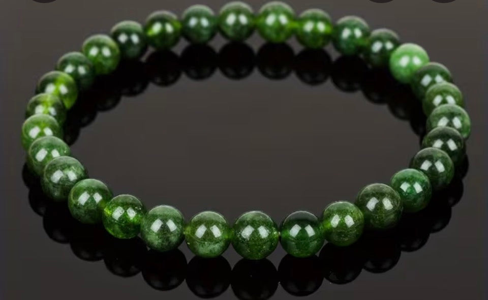 Luminous Meadow Tsavorite Garnet Stretch Bracelet