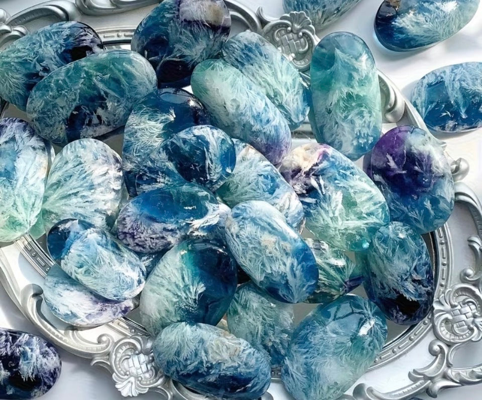 Feather Fluorite Pocket Palm Stone (100g)