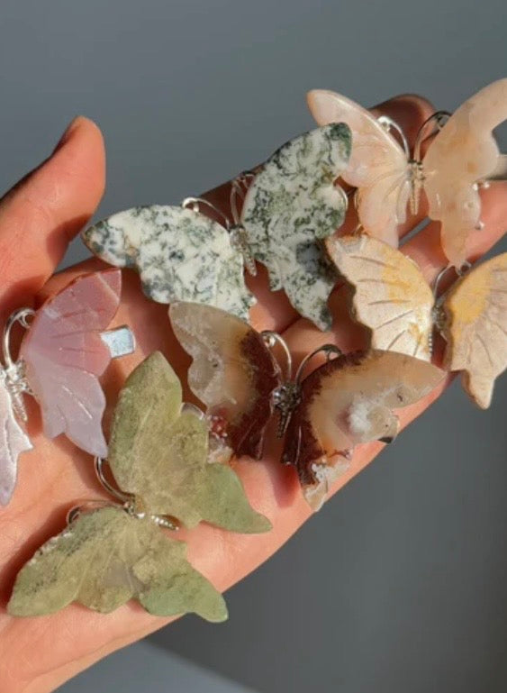 The "Flutter Glow" Mystery Crystal Hair Clip