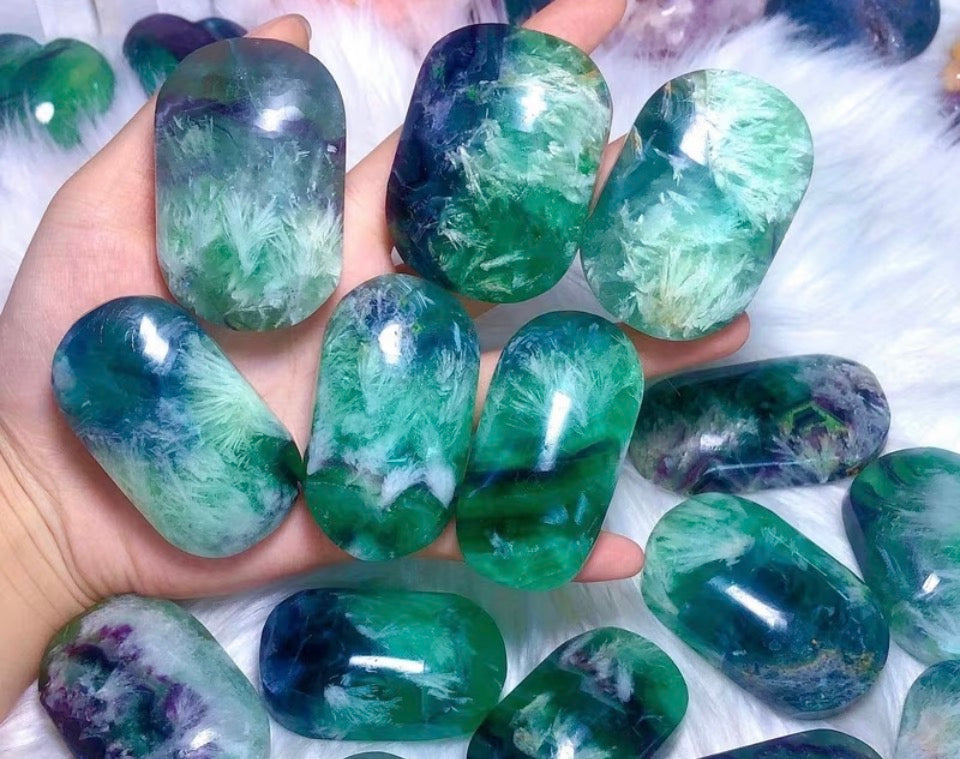 Feather Fluorite Pocket Palm Stone (100g)