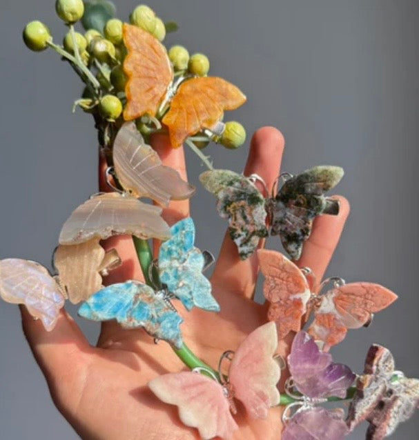 The "Flutter Glow" Mystery Crystal Hair Clip